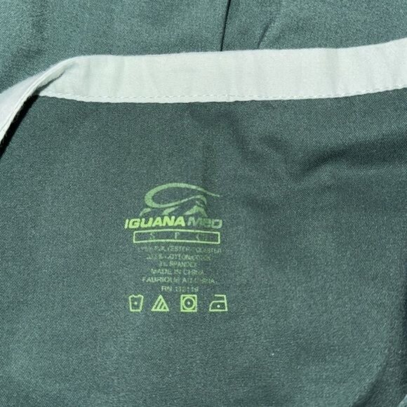 Iguana Med Womens V-Neck Scrub Top Size L Green & White Polyester - Picture 2 of 8